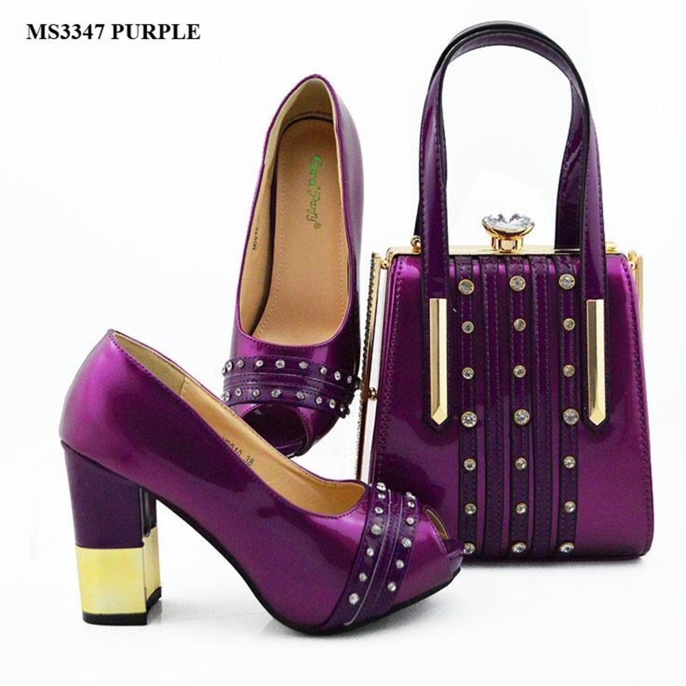 Shoes and bags. Set of shoes and a crutch - Picture 1 of 1